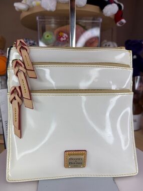 💥NWT DOONEY & BOURKE - 124U093
